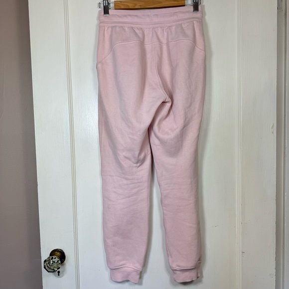 Lululemon Scuba High-Rise Relaxed Jogger
Pink Peony - Picture 8 of 9